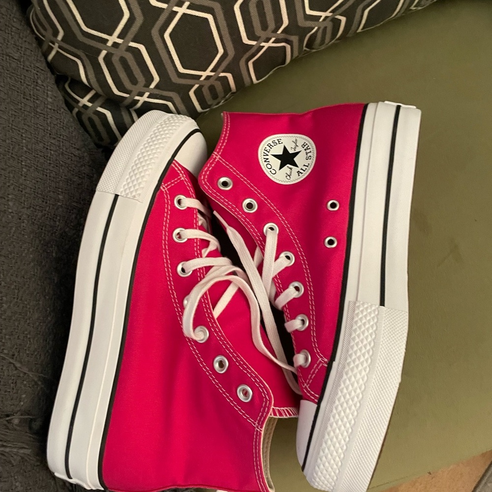 Converse Women's Sneakers - Red and White